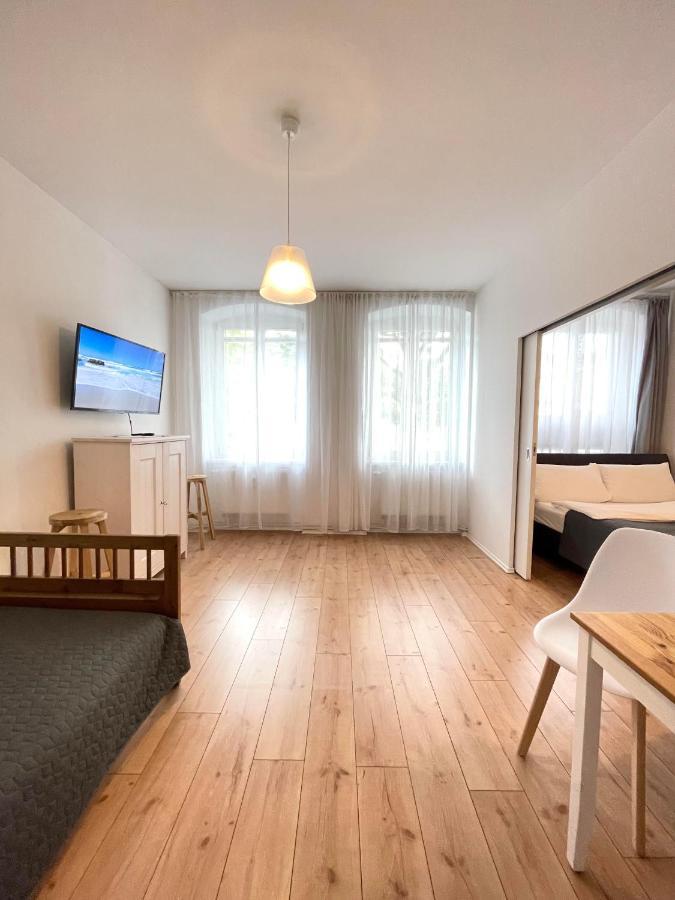 Ferienwohnung Im Stadtzentrum Von Bernau - Schoene Ferienwohnung Mit 1 1/2 Zimmern, Bad, Spuelmaschine, Waschmaschine, Komplette Kueche, Wlan Bernau bei Berlin Esterno foto