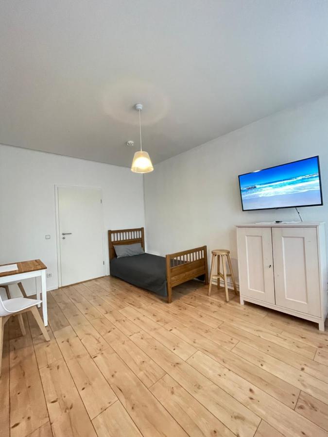 Ferienwohnung Im Stadtzentrum Von Bernau - Schoene Ferienwohnung Mit 1 1/2 Zimmern, Bad, Spuelmaschine, Waschmaschine, Komplette Kueche, Wlan Bernau bei Berlin Esterno foto